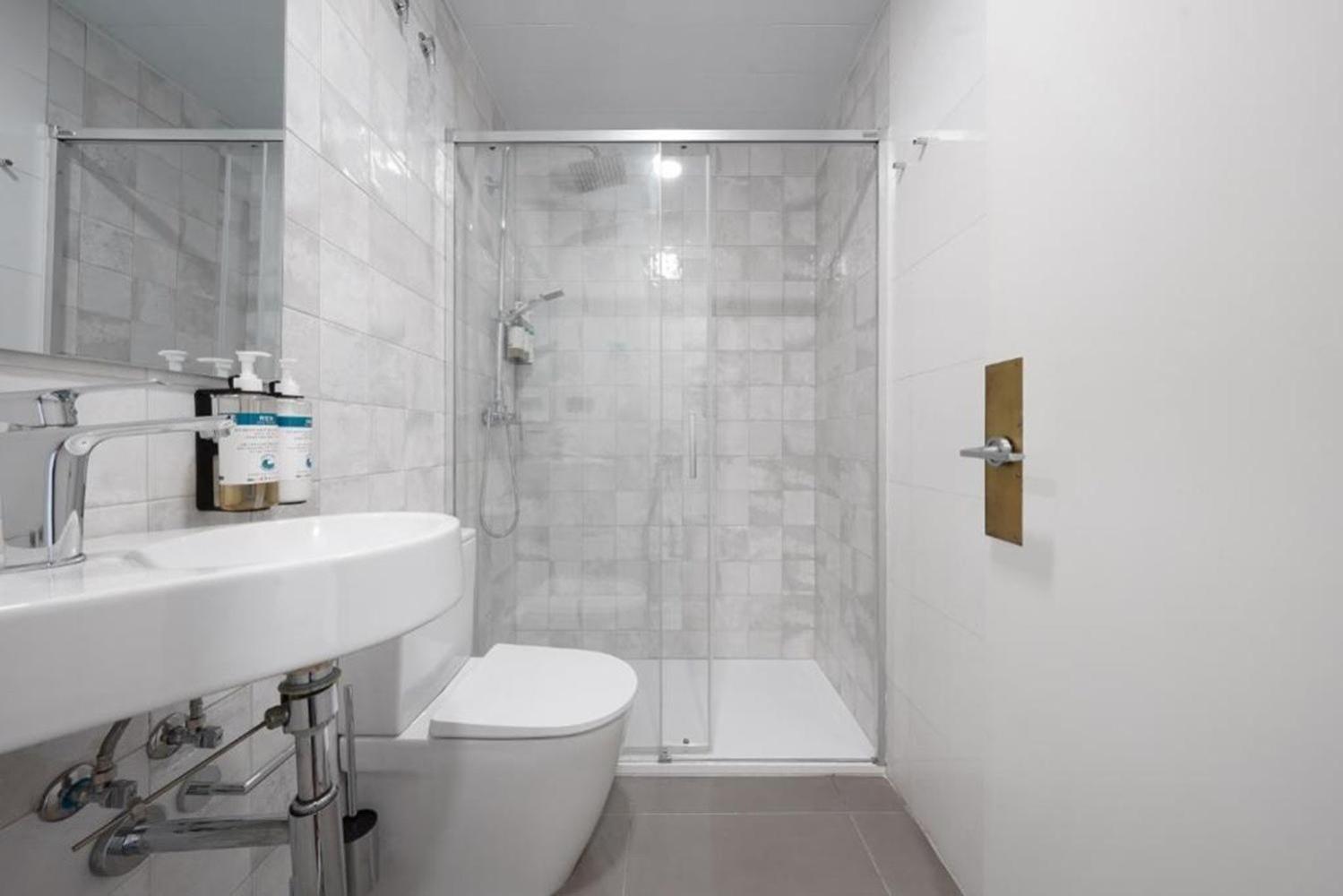 Ola Living Plaza Catalunya Apartment Барселона Екстериор снимка
