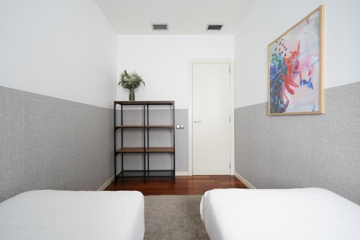 Ola Living Plaza Catalunya Apartment Барселона Екстериор снимка